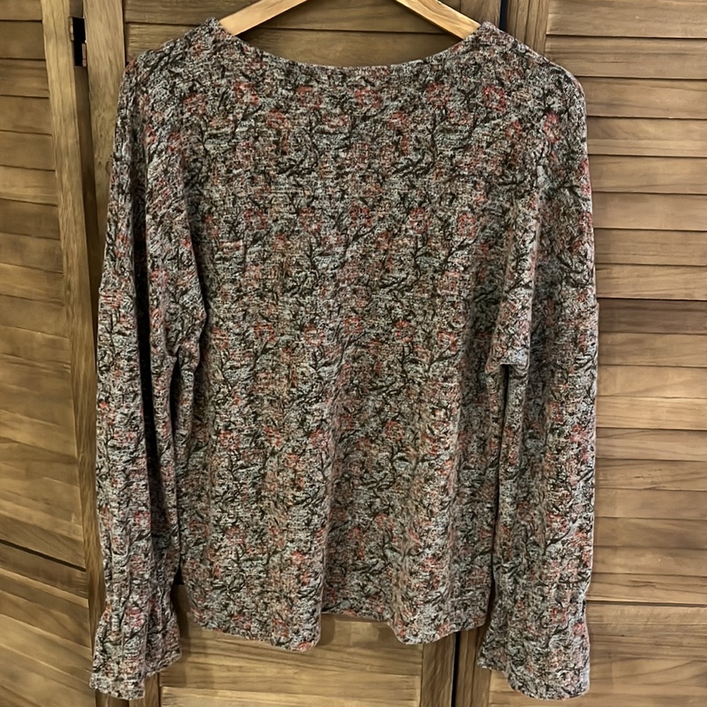 Women's Multicolor Sweater - Picture 3 of 10